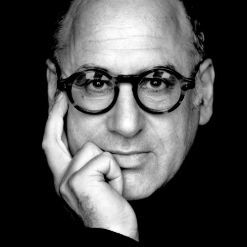 Lire la suite à propos de l’article Michael Nyman, compositeur minimaliste  et « dandy conformiste »