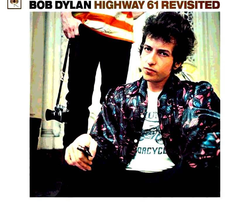 Lire la suite à propos de l’article Bob Dylan Highway 61 revisited, surréaliste et débordant d’énergie blues brute