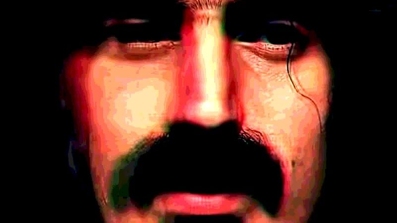 Lire la suite à propos de l’article Frank Zappa, rocker hybride débridé métissé de musiques noires
