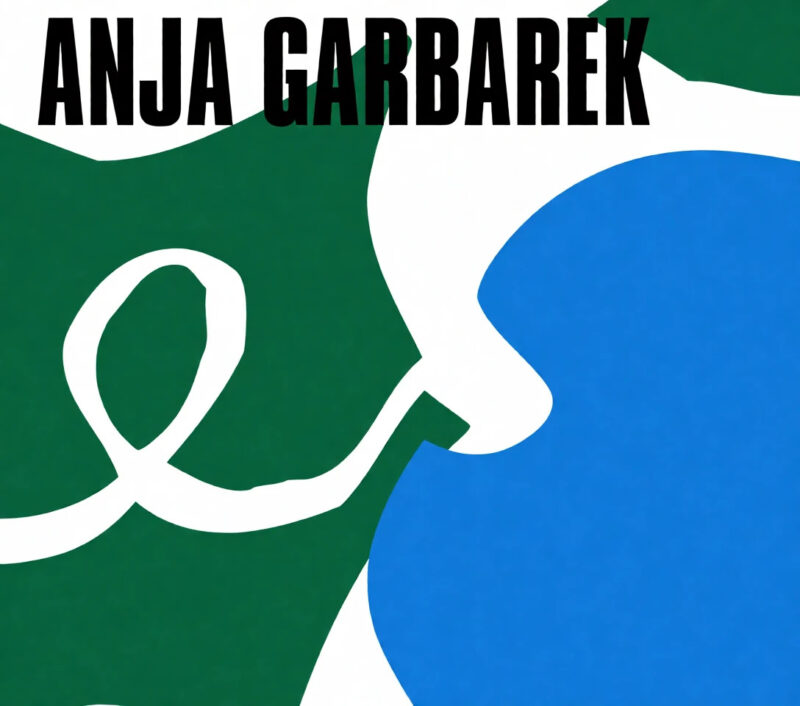 Lire la suite à propos de l’article Smiling & Waving (Anja Garbarek), pop futuriste et spleen velouté