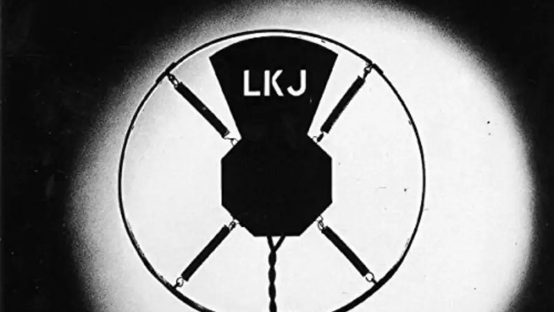 Lire la suite à propos de l’article Linton Kwesi Johnson Forces Of Victory, dub poésie ultra réaliste